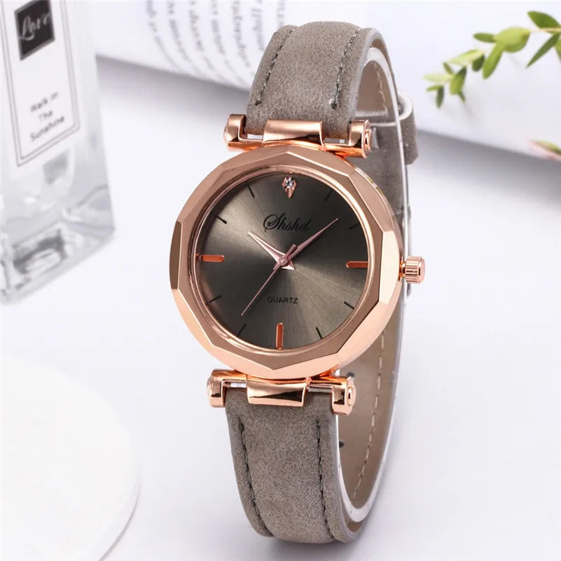 Fashion Women's Watches Women Red Watches Casual Leather Band Quartz Wristwatches Ladies Cheap Price Dropshiping Montre Femme