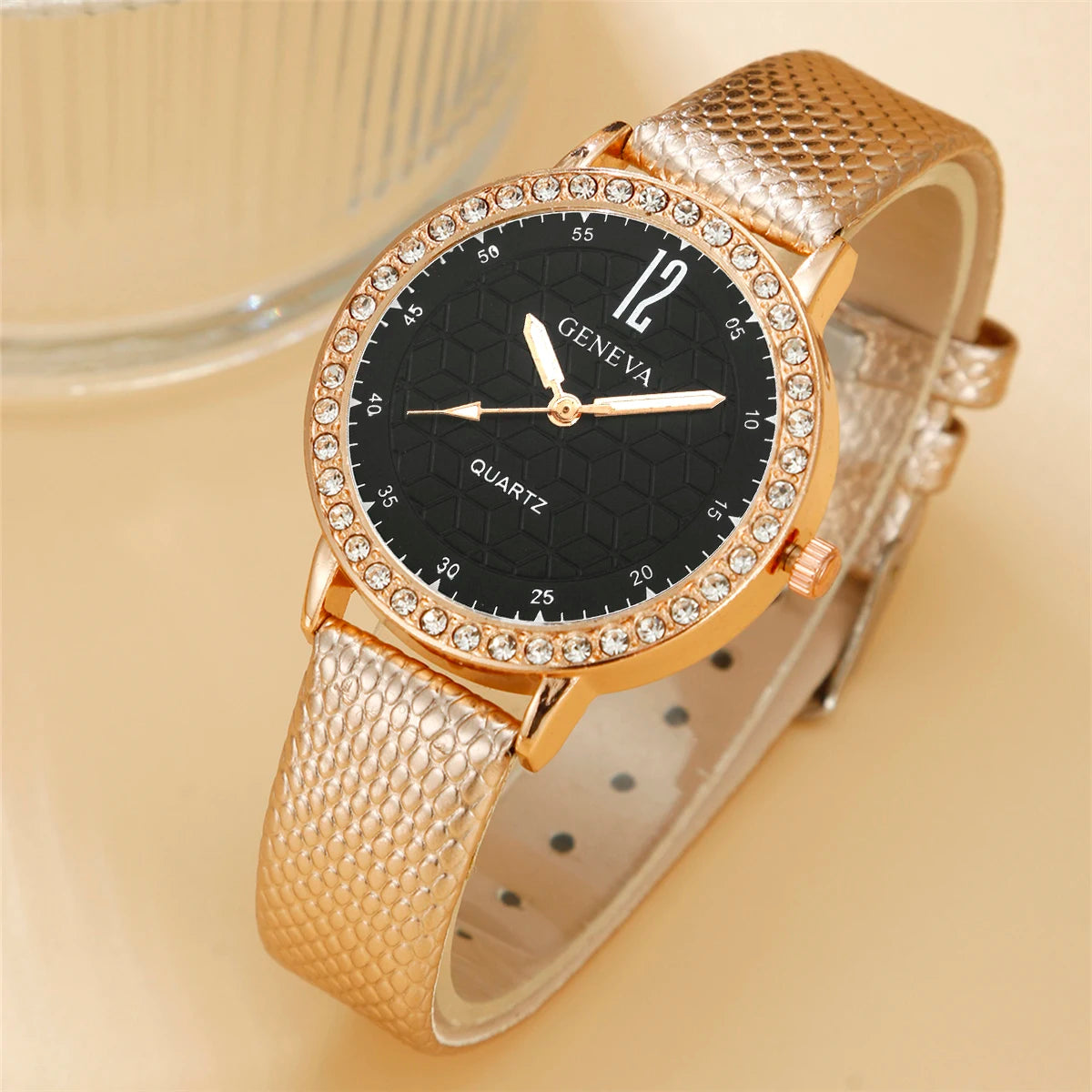 Women’s minimalist trendy elegant watch, a romantic gift for her on Black Friday/Double Eleven